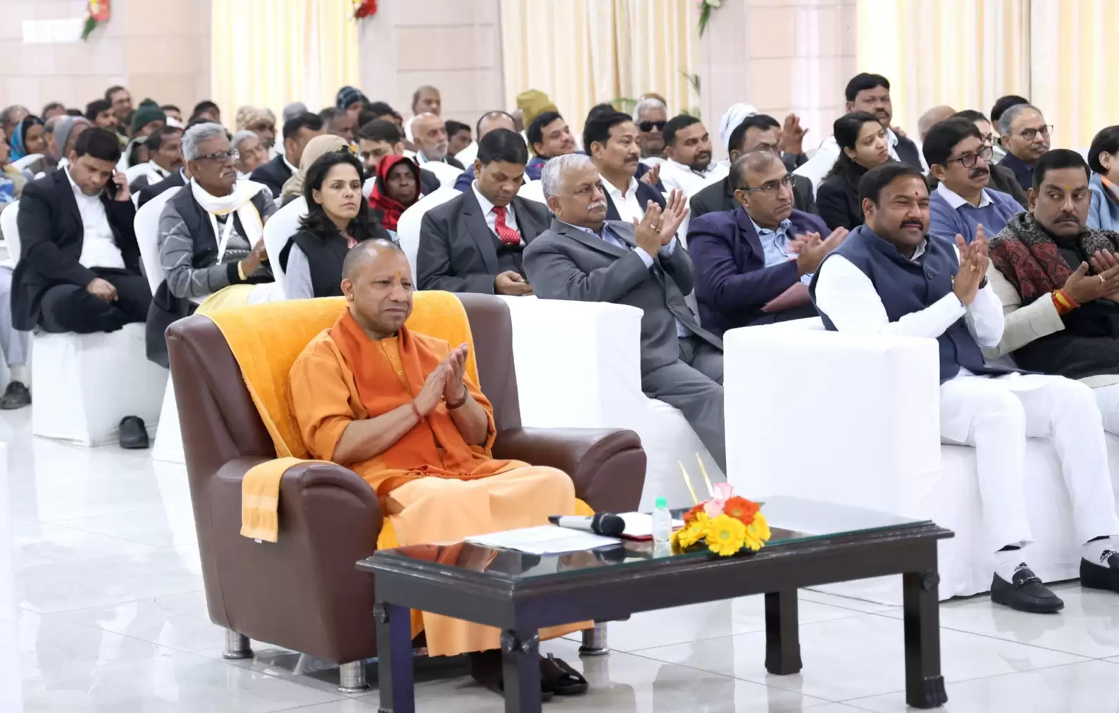 घरौनी बनाने में ड्रोन दीदी का भी लें सहयोग: सीएम योगी आदित्यनाथ 