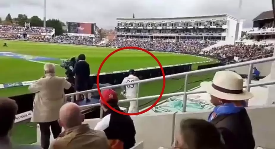 WATCH: Jarvo&rsquo;s planned entry at Headingley from dugout to center pitch