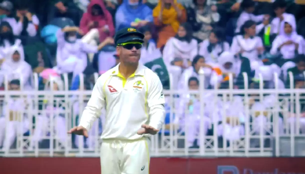WATCH: David Warner brings TikTok antics to Rawalpindi; entertains crowd during drab Test