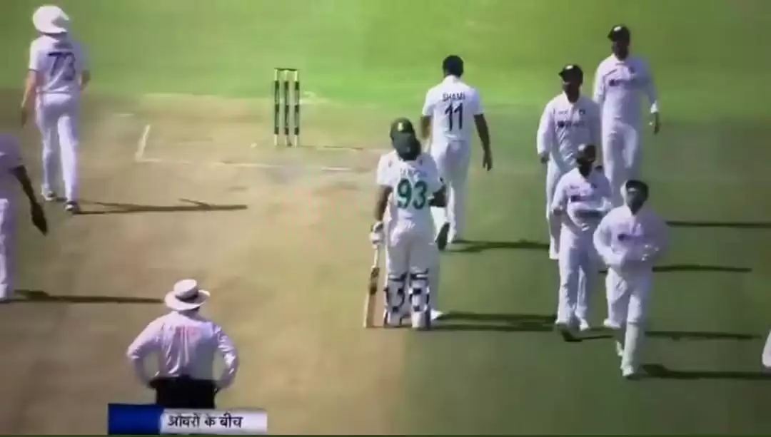 Watch & Listen: Marais Erasmus&rsquo; hilarious comment to Indian players caught on stump mic