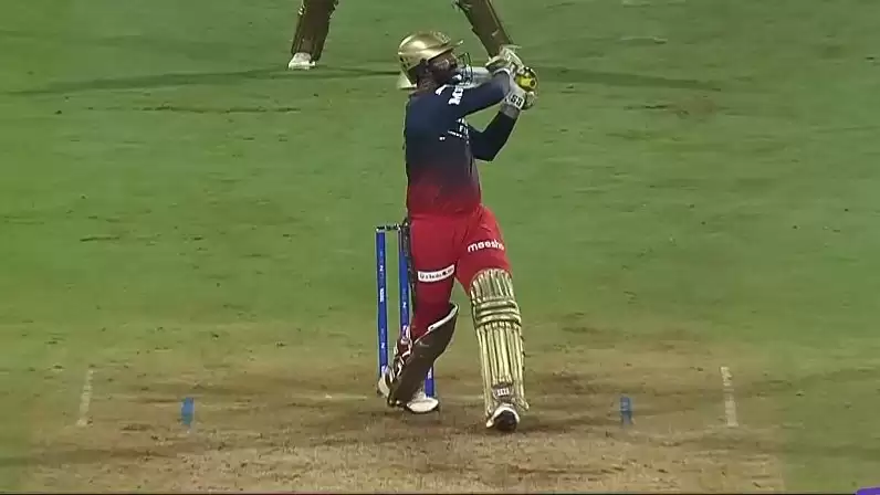 Watch: ‘Nidahas repeat’ – Dinesh Karthik’s brilliant pull for six in tense last over win for RCB against KKR