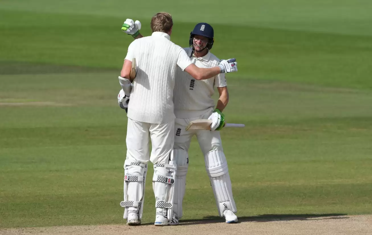 England v Pakistan, 3rd Test, Day 2 &ndash; England bat Pakistan out of the match