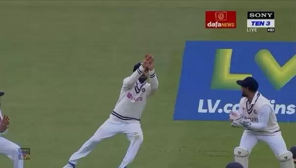 &lsquo;This is not white-ball cricket&rsquo; &ndash; Virat Kohli sledges Jos Buttler, drops him next over