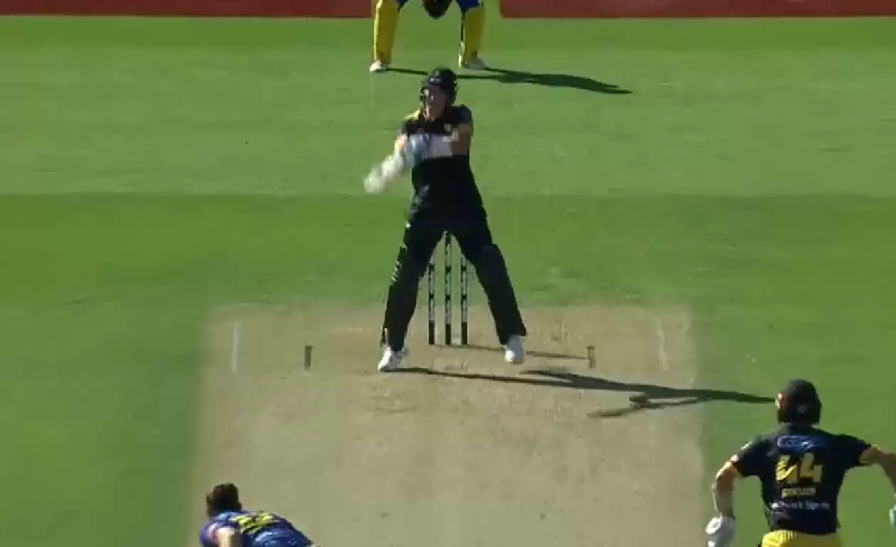 WATCH: Superhuman fielder Nathan Smith now plays a superhuman ramp