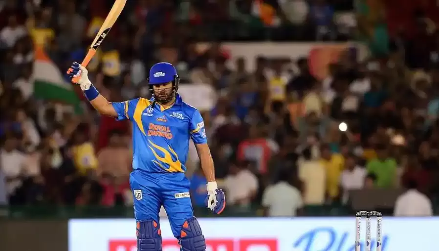 Road Safety World Series: WATCH Video &ndash; Yuvraj Singh Rewinds Clock, Smashes 4 Sixes In An Over Again