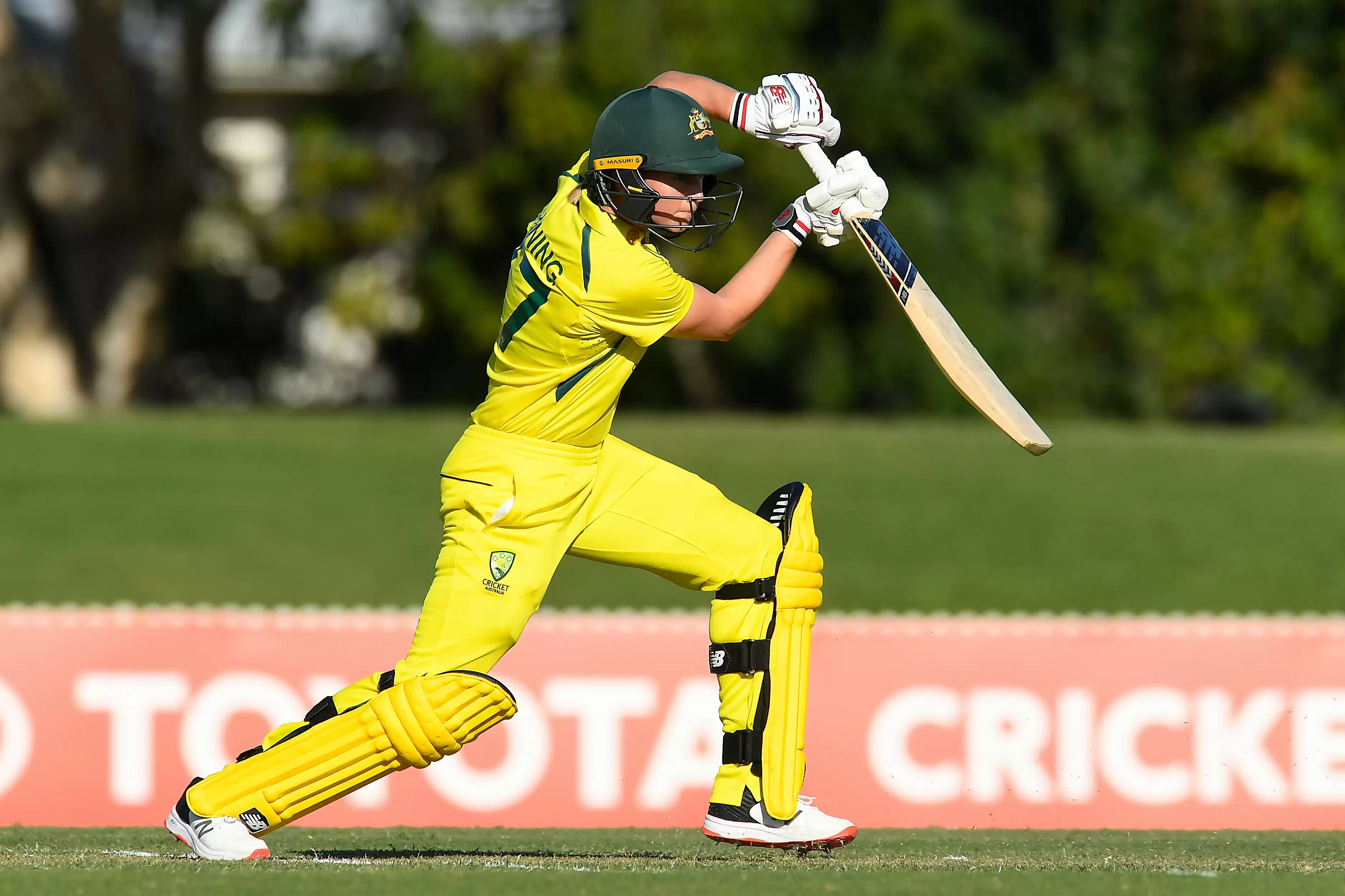 WATCH: Meg Lanning castled for a duck with a peach from Salma Khatun