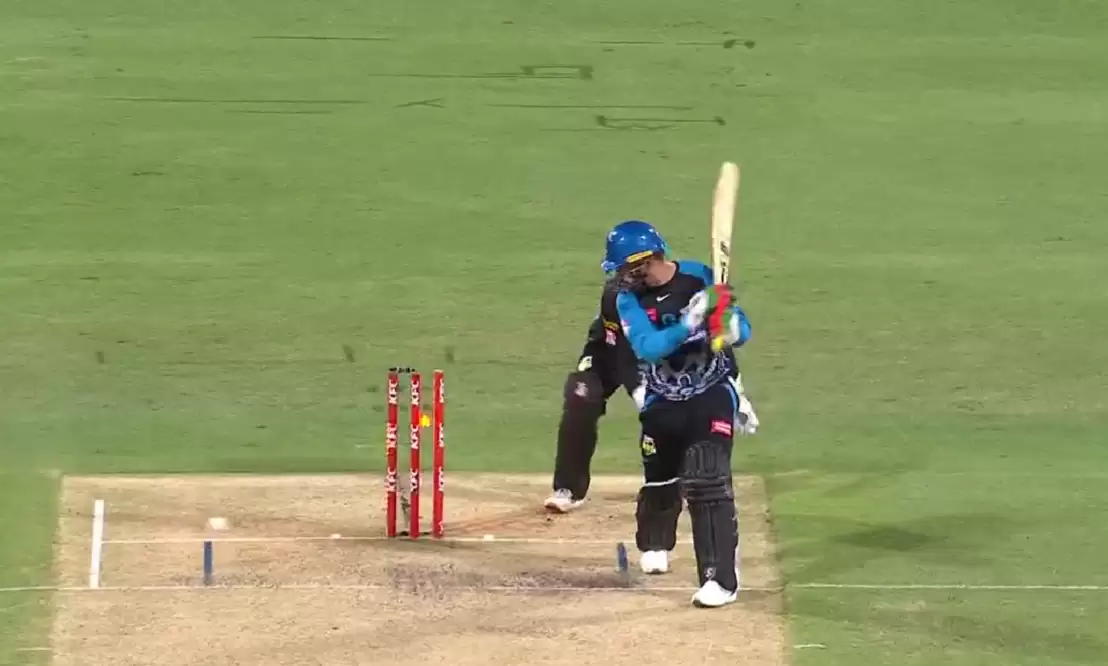 WATCH: Rashid Khan’s peculiar dismissal to friend in the opposition camp, Mujeeb Ur Rahman