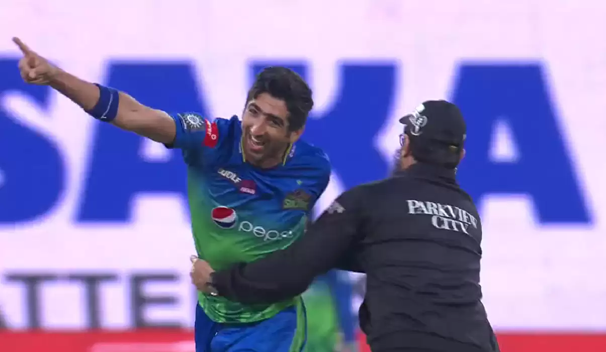 WATCH: Umpire Aleem Dar cheekily tries to interrupt Shahnawaz Dahani&rsquo;s celebration