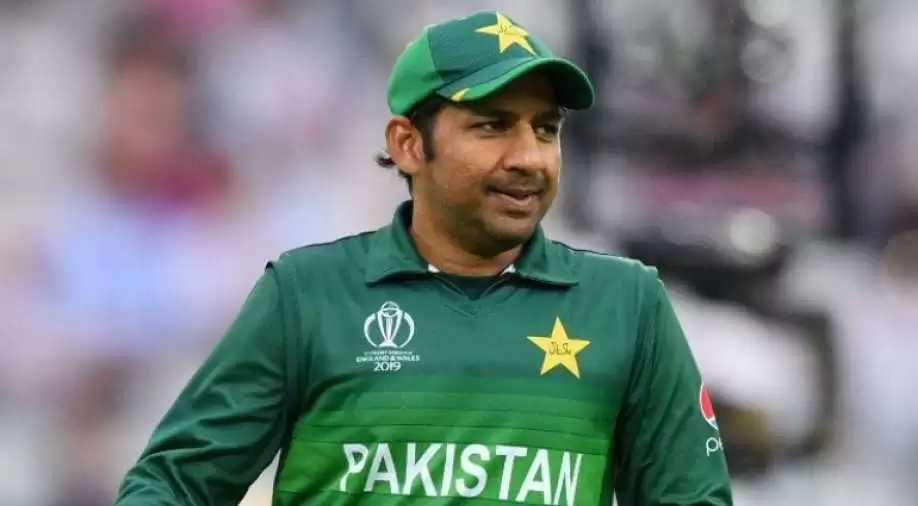 Imran Khan advises sacked Pakistan captain Sarfaraz Ahmed to focus on domestic cricket