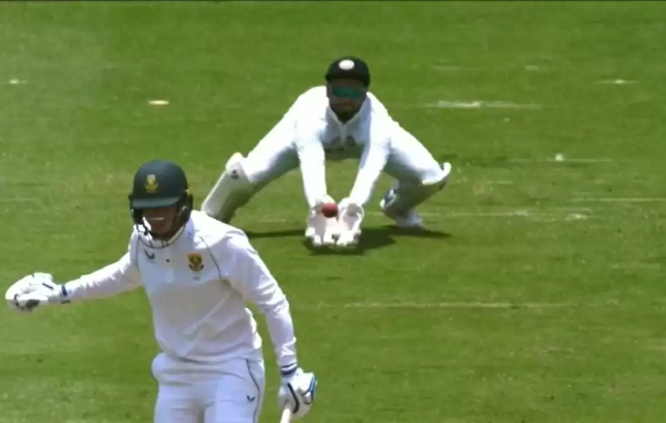 WATCH: Rassie van der Dussen unfairly given out after Rishabh Pant grasses catch