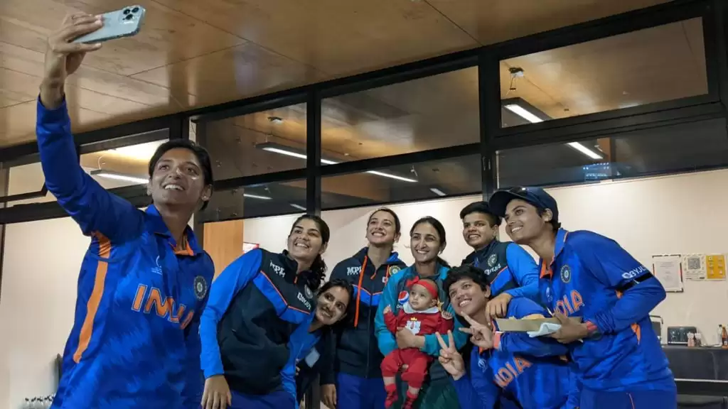 WATCH: Heart-warming visual of Pakistan & India Women team players blending goes viral