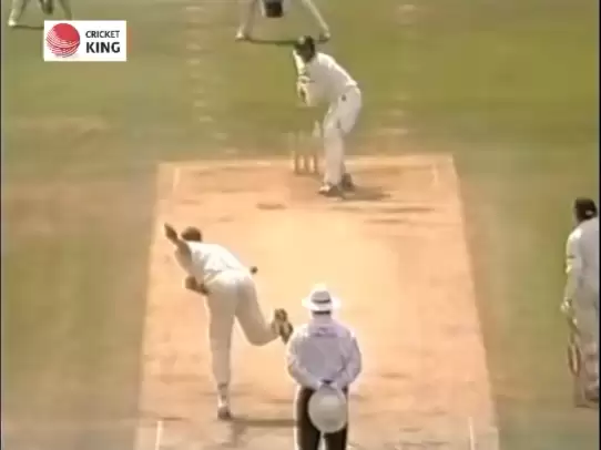 Watch: The Ashish Nehra onslaught on Andrew Flintoff that&rsquo;s better than Bumrah vs Curran