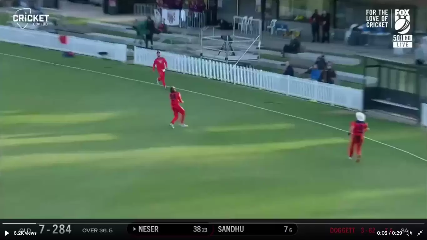 WATCH: Ridiculous three-person tag team catch effort in Marsh Cup gains attention, but it’s a series of brain fades