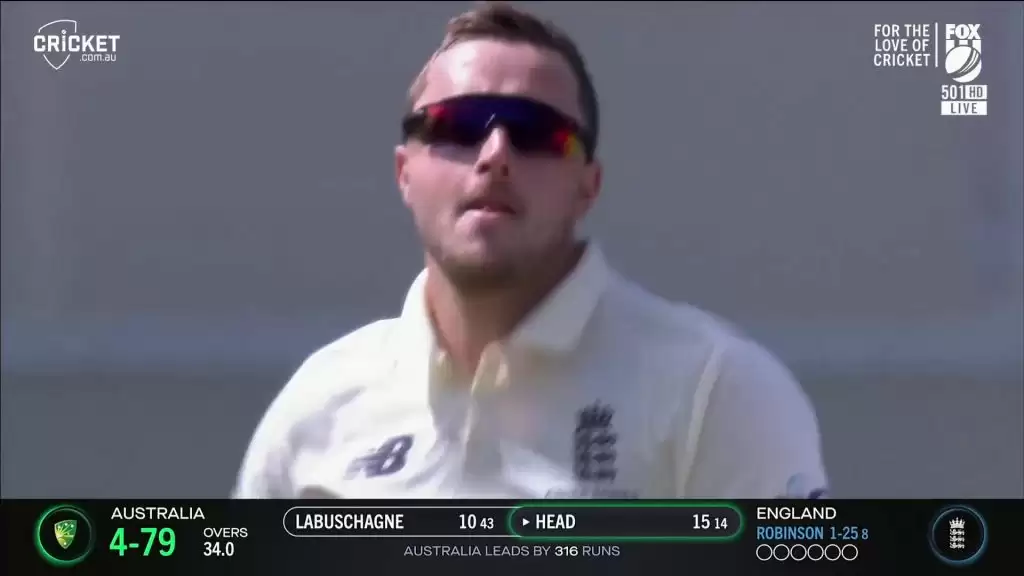 WATCH: Ollie Robinson turns to bowl off-spin with Joe Root off the field