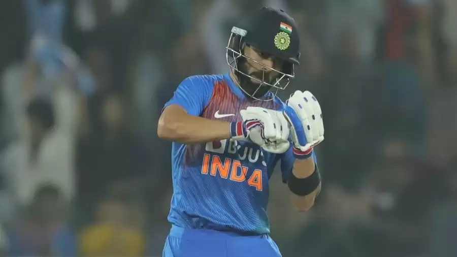 Virat Kohli ticks off his inner Pant 