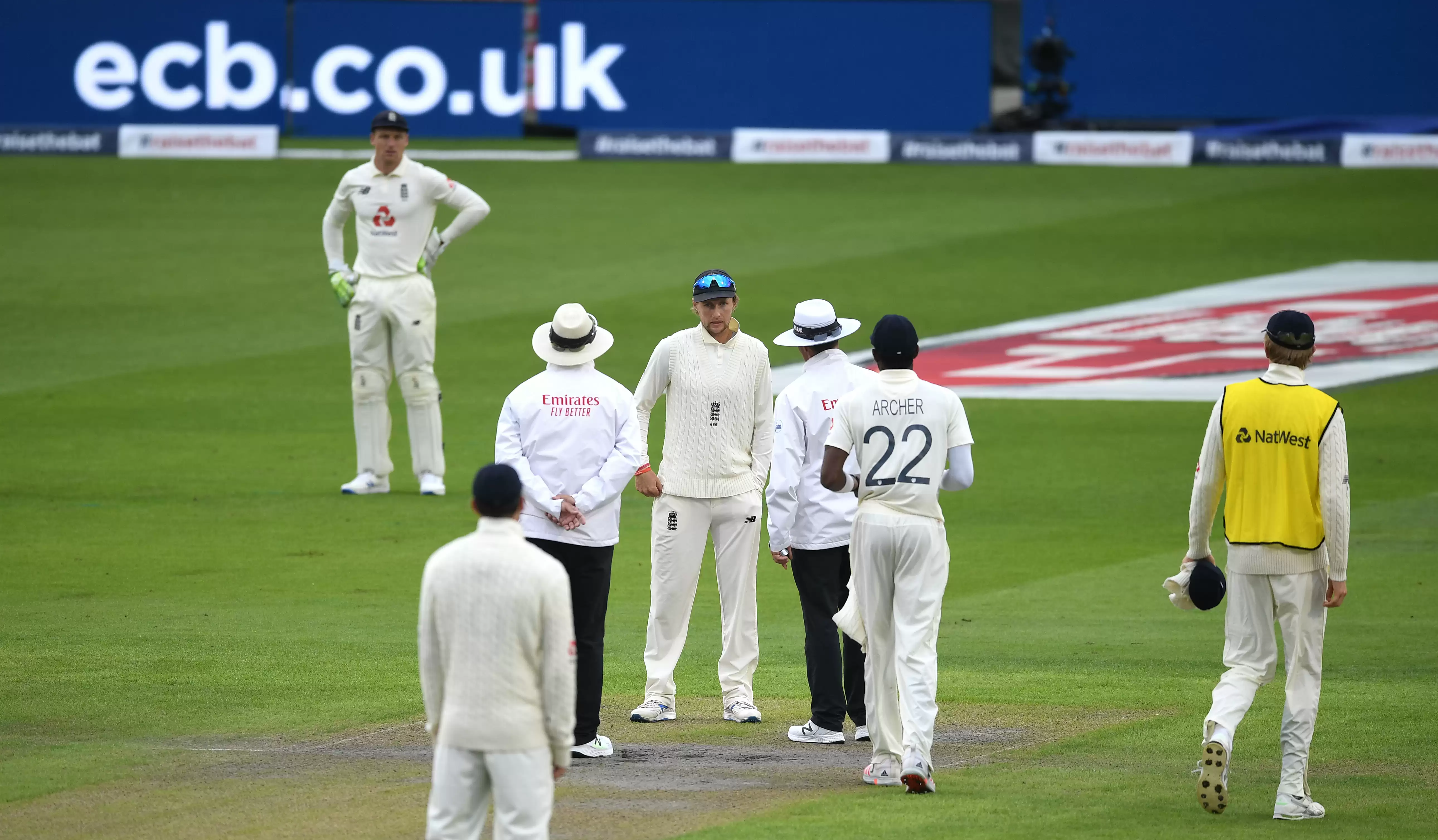 England v Pakistan, 1st Test, Day 1: Rain plays spoilsport amidst exciting day&rsquo;s play