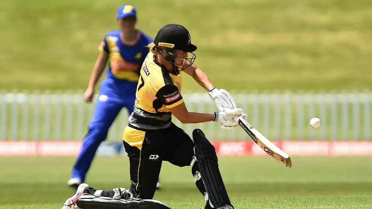 Sophie Devine hits fastest century in T20 history