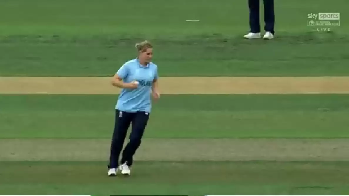 WATCH: Katherine Brunt grunts after having to shunt run up in hilarious scenes at the Women&rsquo;s World Cup 2022
