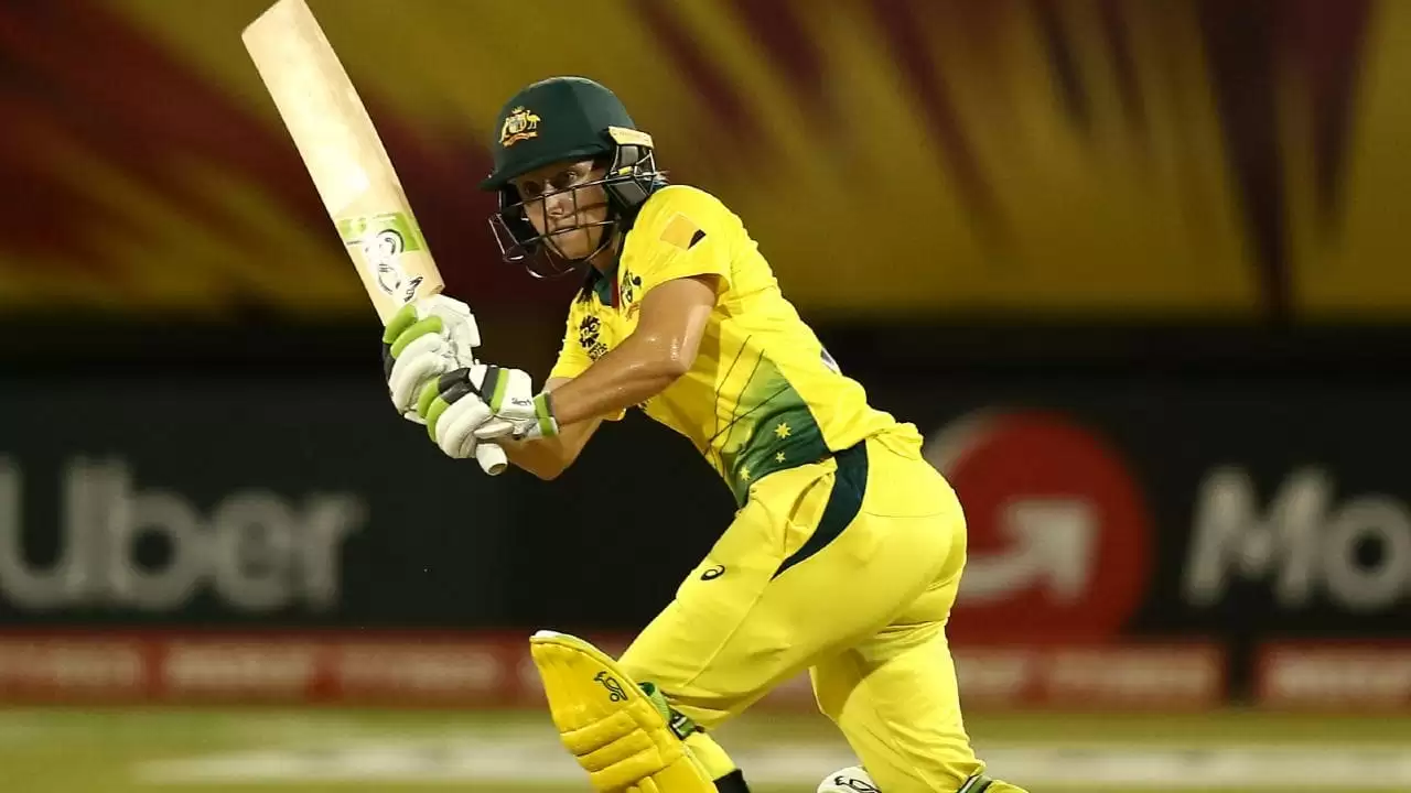 Alyssa Healy does it the Australian way.