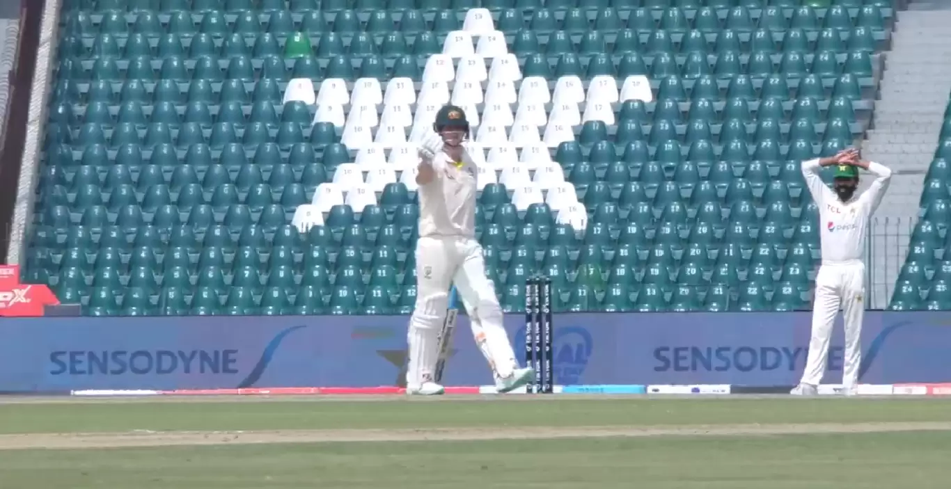 WATCH: Steve Smith apologises to buggy cam for tiff earlier; gives autograph