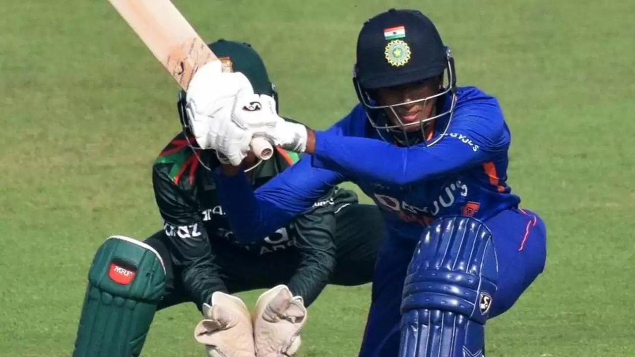 Meet Angkrish Raghuvanshi, Mumbai’s next ‘Rohit Sharma’ | U-19 World Cup 2022