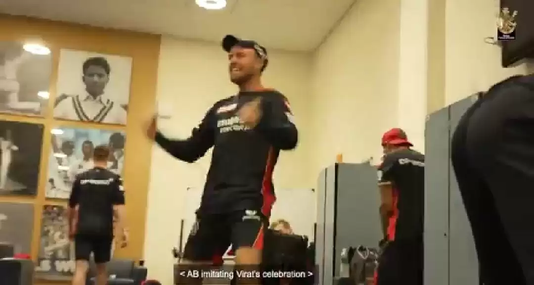 WATCH: AB de Villiers hilariously imitates Virat Kohli’s celebration in the RCB dressing room