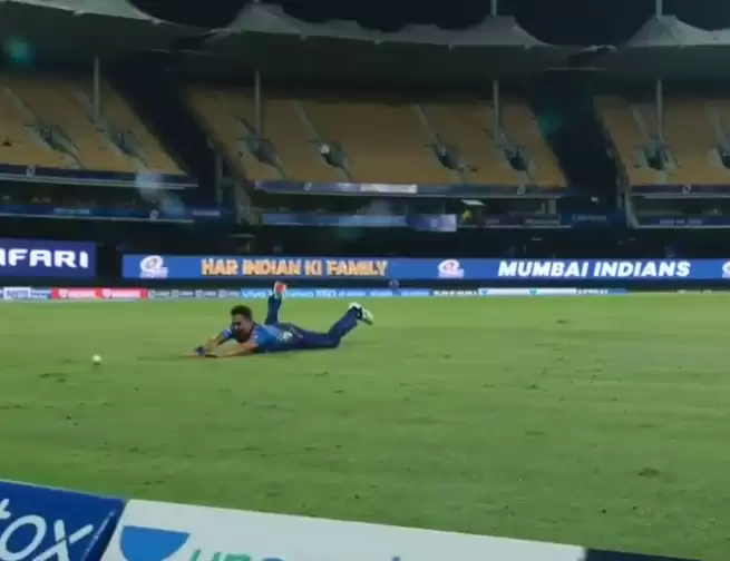 IPL 2021: WATCH &ndash; Trent Boult lose his footing and &lsquo;swim&rsquo; to the boundary rope