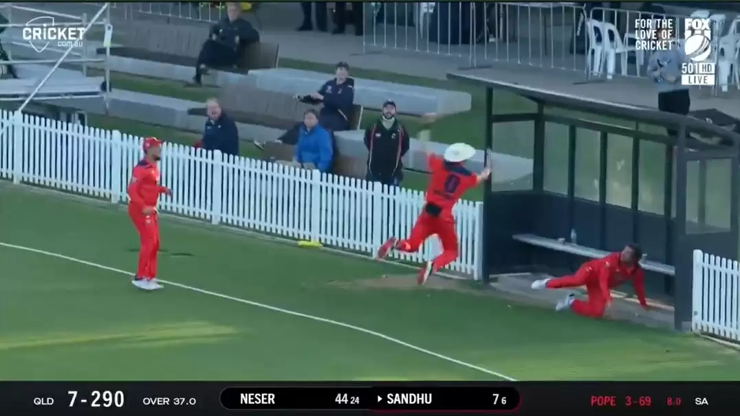 WATCH: Ridiculous three-person tag team catch effort in Marsh Cup gains attention, but it’s a series of brain fades