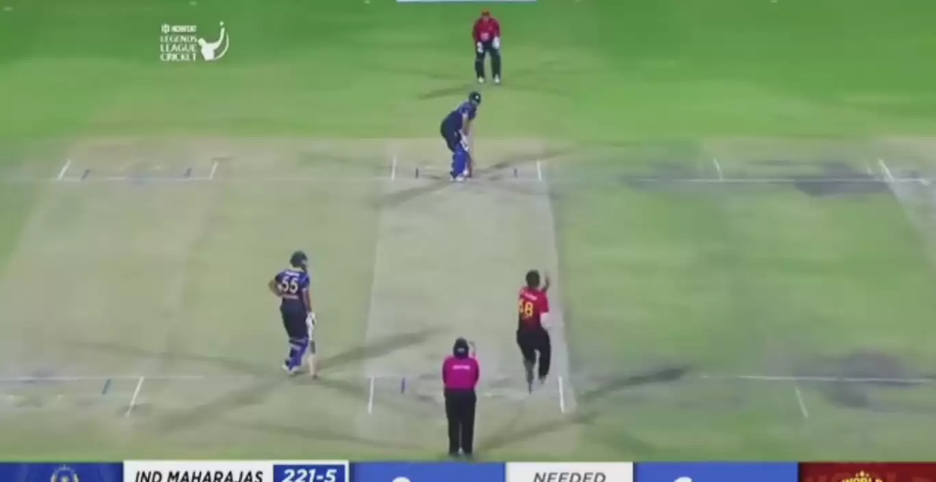 WATCH: Brett Lee rolls back the clock to defend seven runs in final over in Legends League