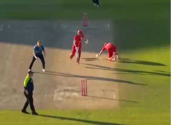 T20 Blast 2021: Yorkshire refuse to run-out injured Lancashire batsman Steven Croft in an act of sportsmanship