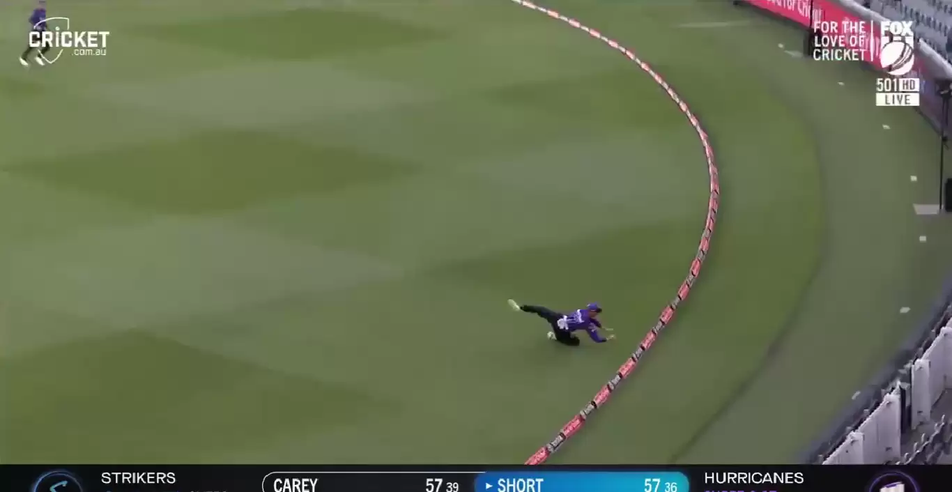 WATCH: Will Parker&rsquo;s outrageous fielding effort in vain in bizarre six-incident in BBL Eliminator