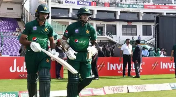 PAK v SL: Pakistan silence late burst by Sri Lanka to win in Karachi after 10 years