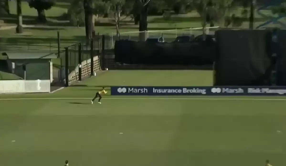 WATCH: Breathtaking catch from Hilton Cartwright after incredible, long dive in Australia&rsquo;s One Day Cup final