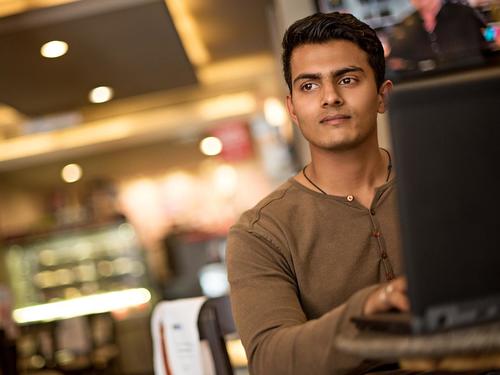 Freelance beyond borders with PayPal. https://static.clmbtech.com/ctn/56430/images/73/b37eb2ed20c9ff3333184d2ee5cd6f82_1516698706562_0.jpg